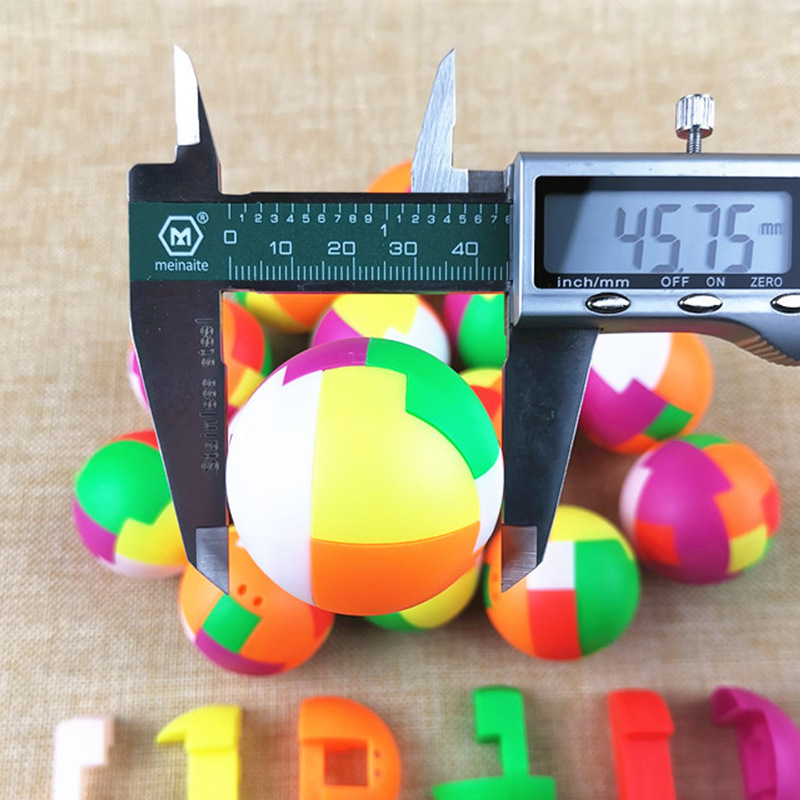 45mm Puzzle Ball Vending Game  - огляд і ціна Party Games Egg